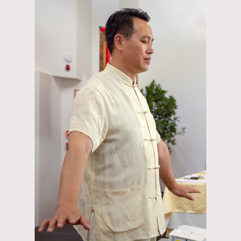 Buyin Zheng performing an exercise